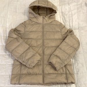 Uniqlo Ultra Light Down Jacket w/ Hood - Cream (Women L)